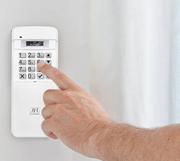 Segurança dentro de casa: 5 equipamentos eletrônicos fundamentais para a sua rotina